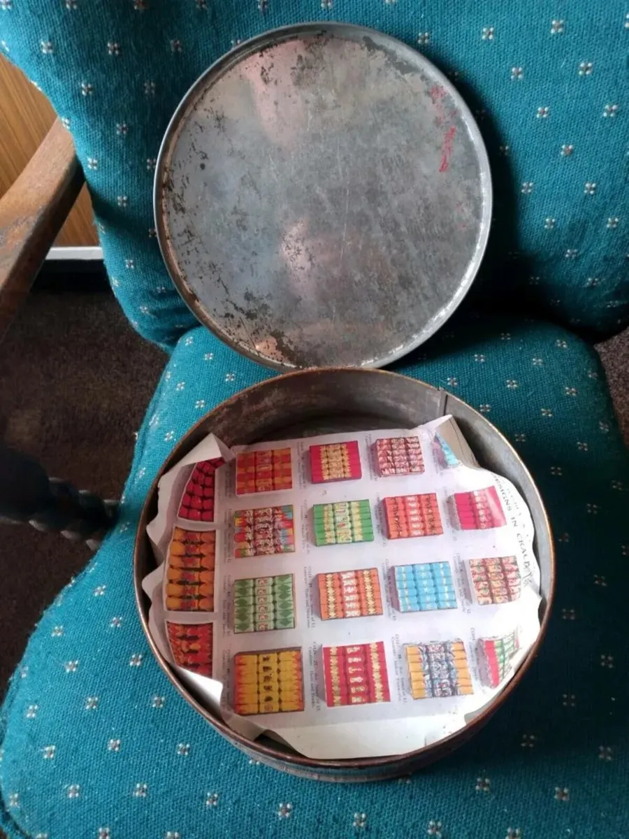 Antique Mackintosh "Carnival " round sweet tin - Image 3