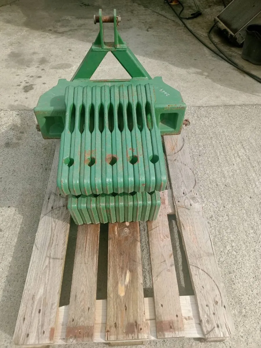 John Deere weight set with frame - Image 3