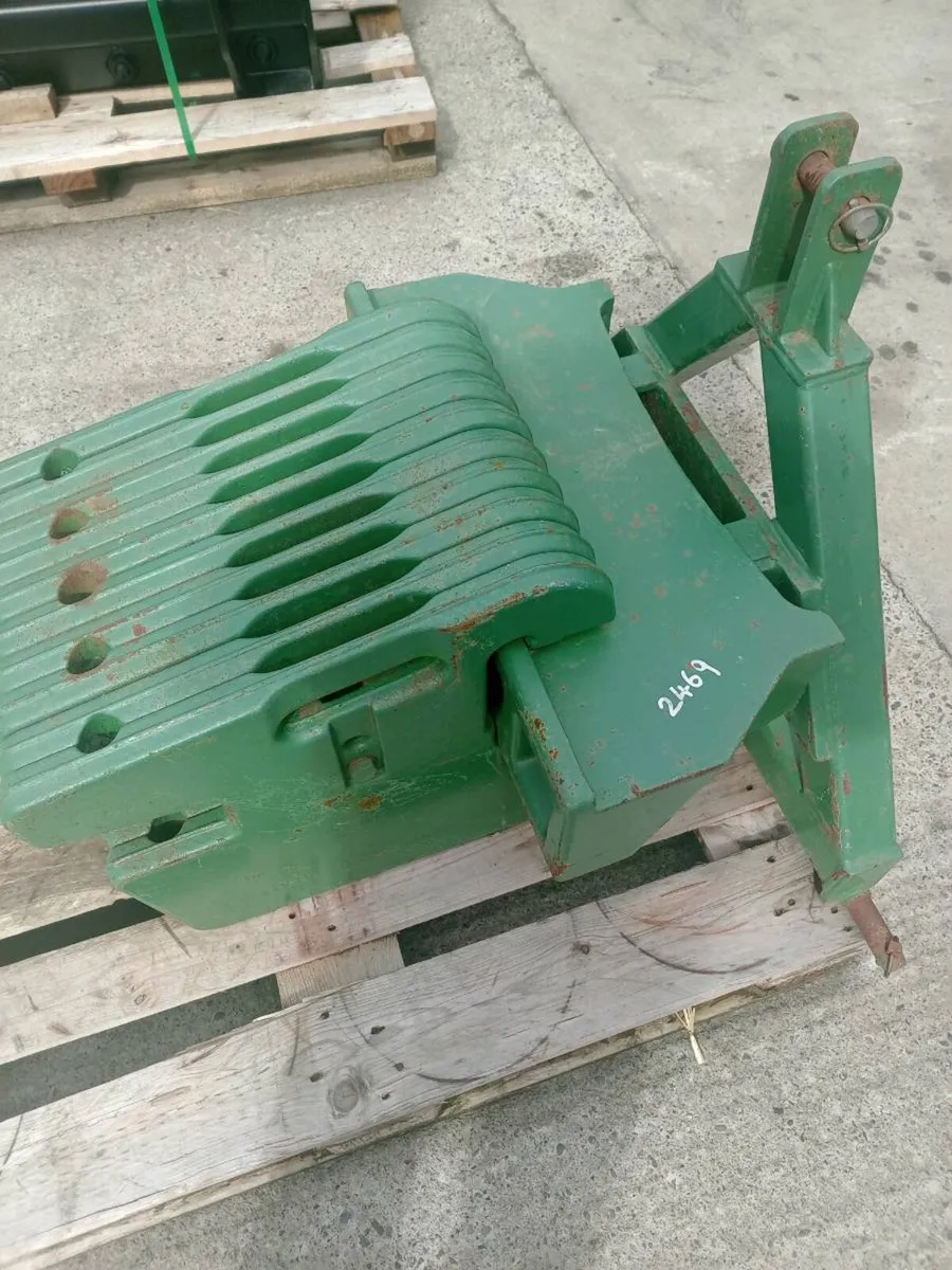 John Deere weight set with frame - Image 4