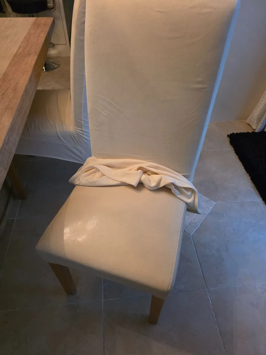 Marble table with 4 cream leather chairs - Image 3