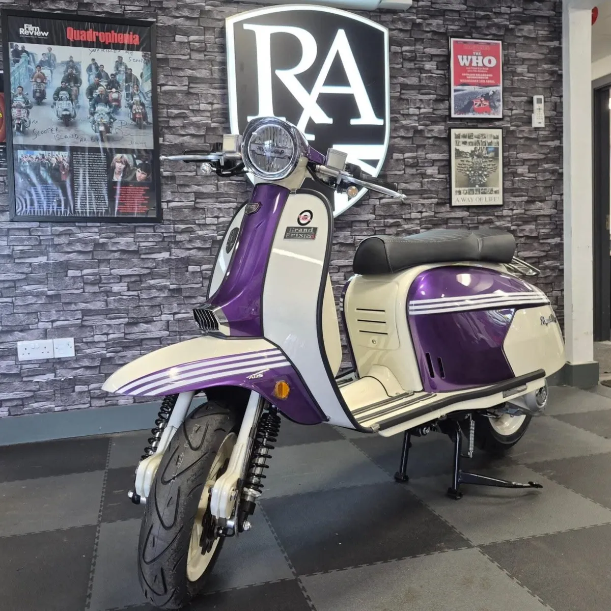 Vespa and Royal alloy 125 available - Image 3