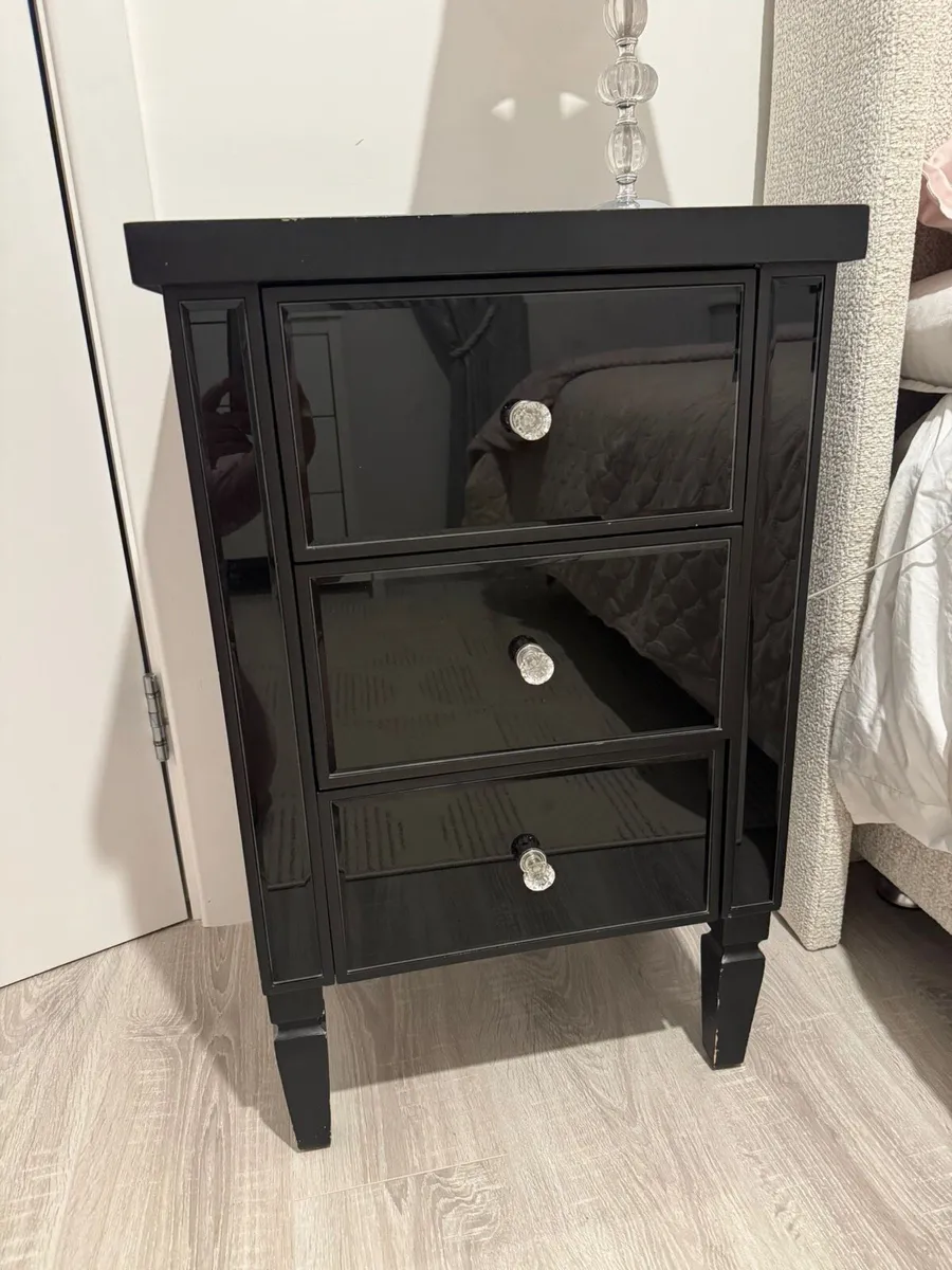 Bedside Nightstand with drawers - Image 4
