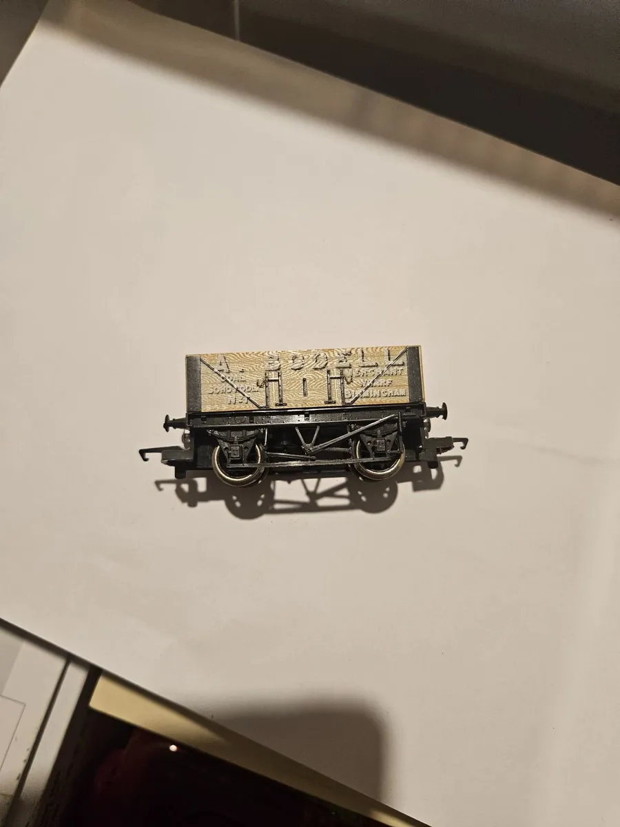 Hornby Lima OO Gauge Wagon