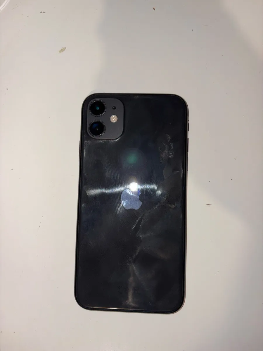 iPhone 11 - Image 1