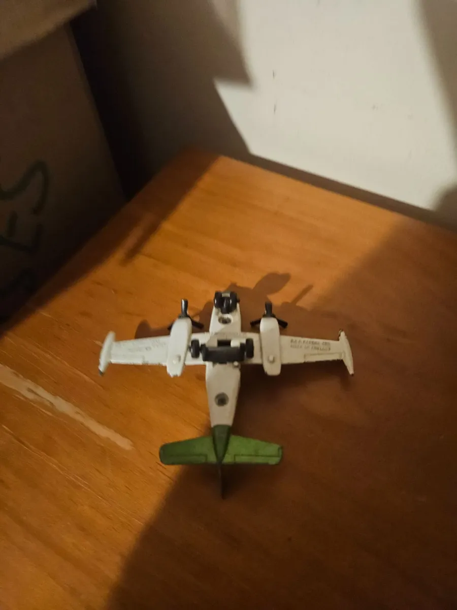Matchbox Skykings Aircraft - Image 1