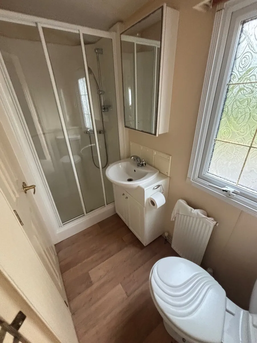 Mobile home double glazed and central heated - Image 3