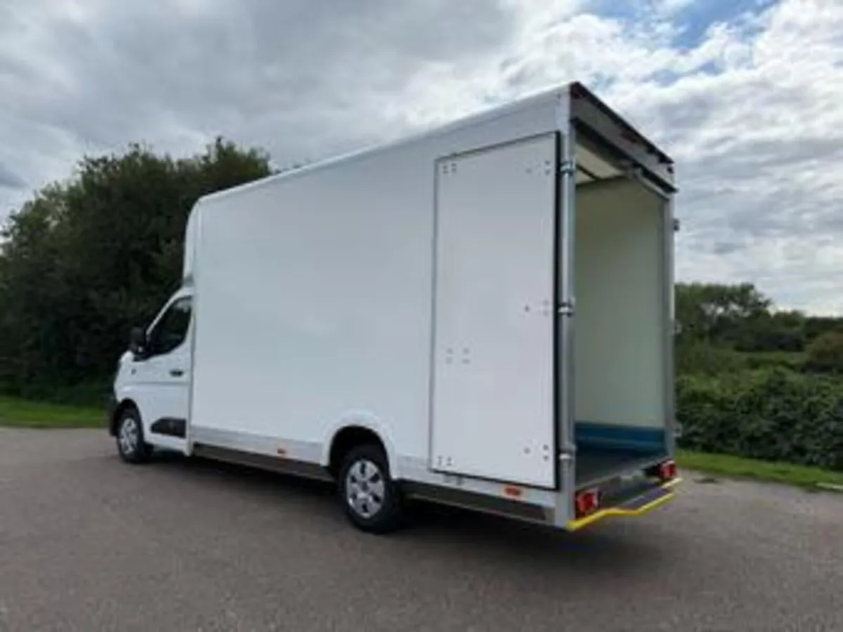 2026 Renault Master Luton Low Loader Van - Image 2
