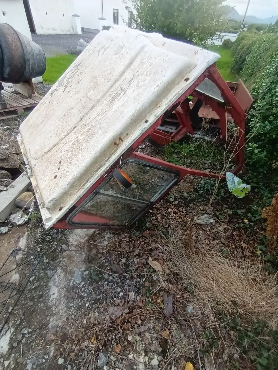 Tractor cab - Image 4