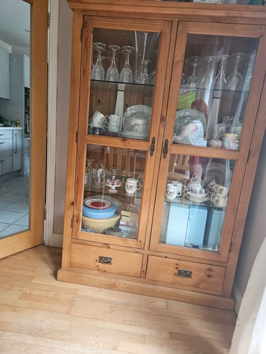 Pine display cabinet - Image 2