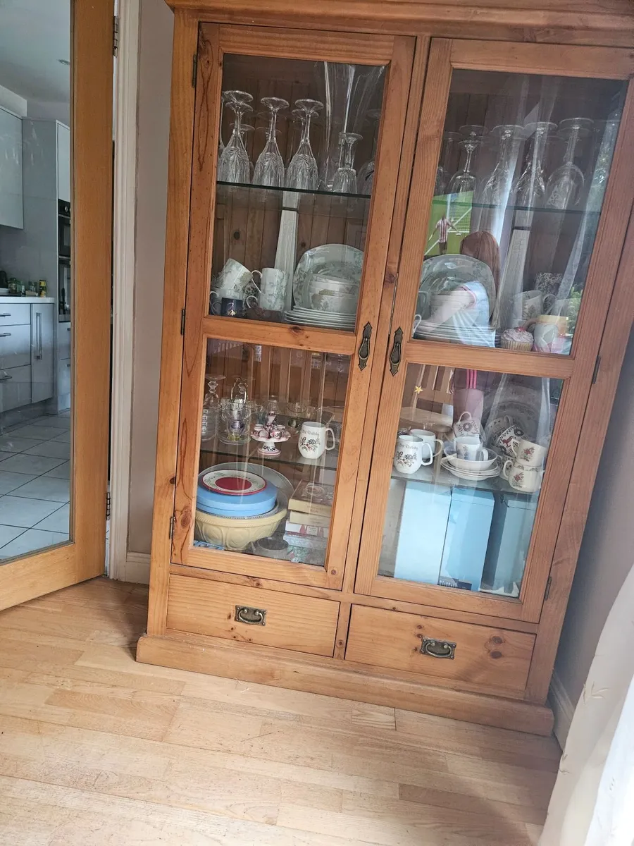 Pine display cabinet - Image 3