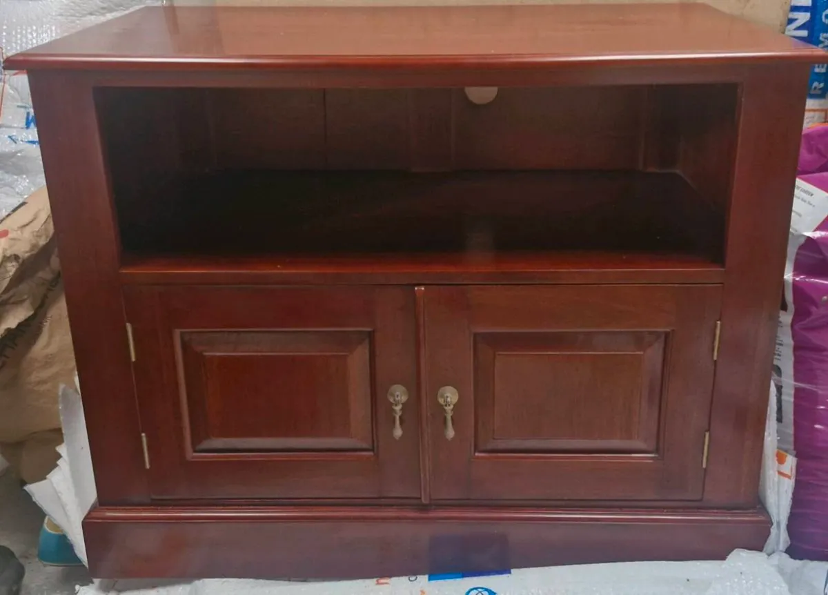 Tv stand - Image 1