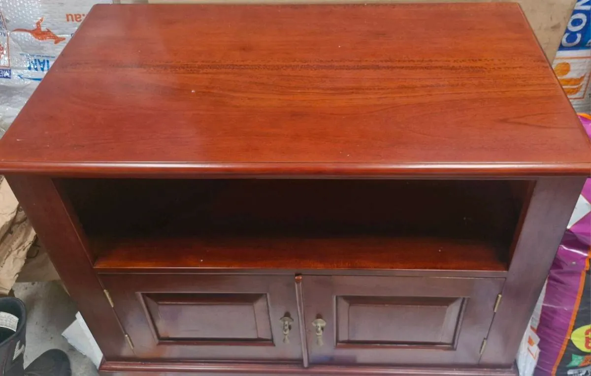 Tv stand - Image 2