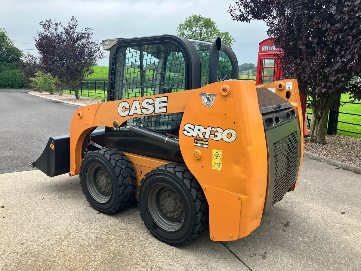 2019 Case SR 130 SKIDSTEER - Image 3