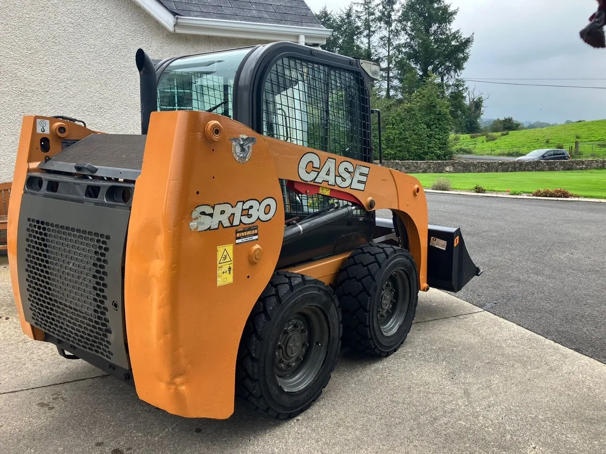 2019 Case SR 130 SKIDSTEER - Image 4
