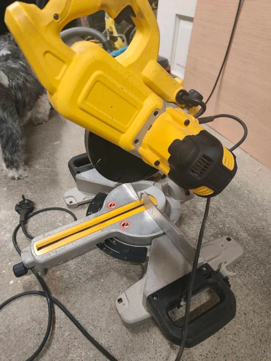Compound chopsaw - Image 1