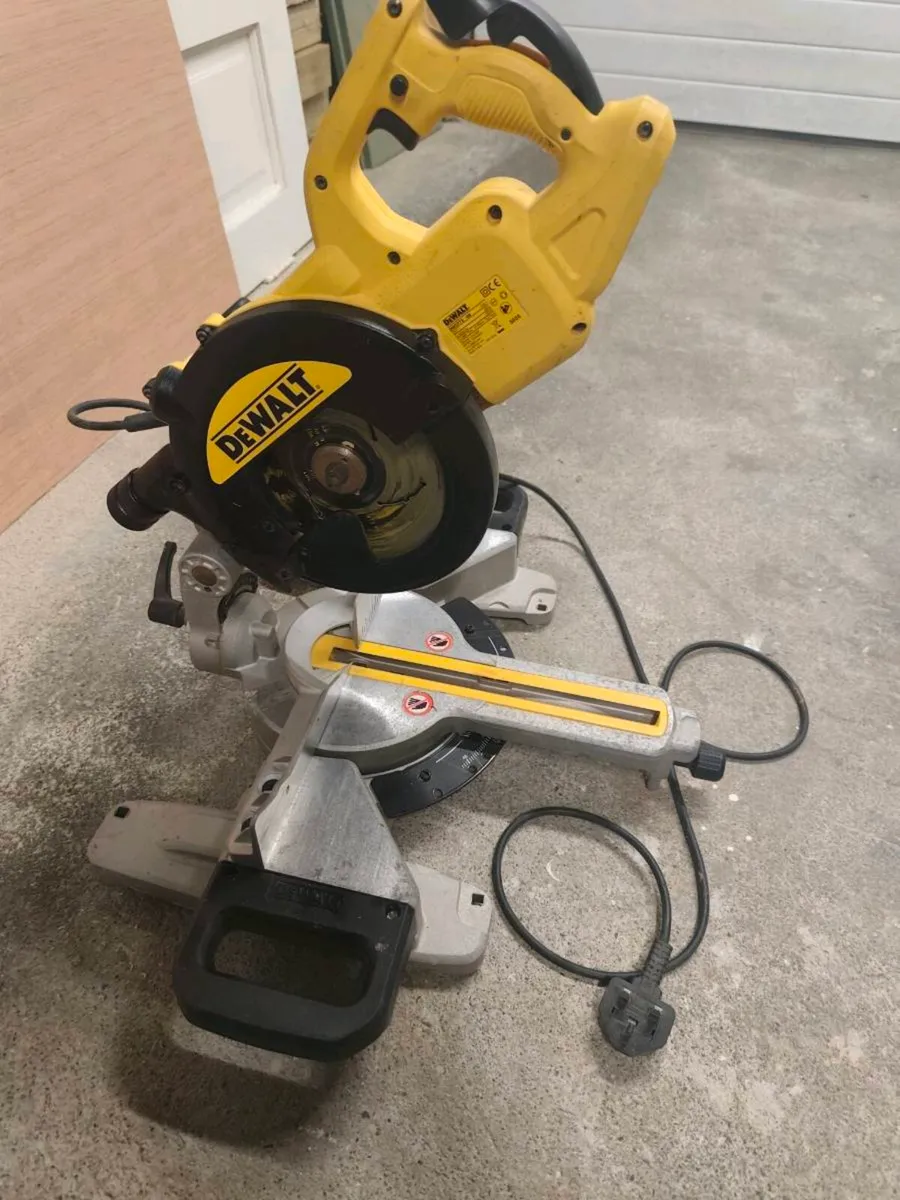 Compound chopsaw - Image 2