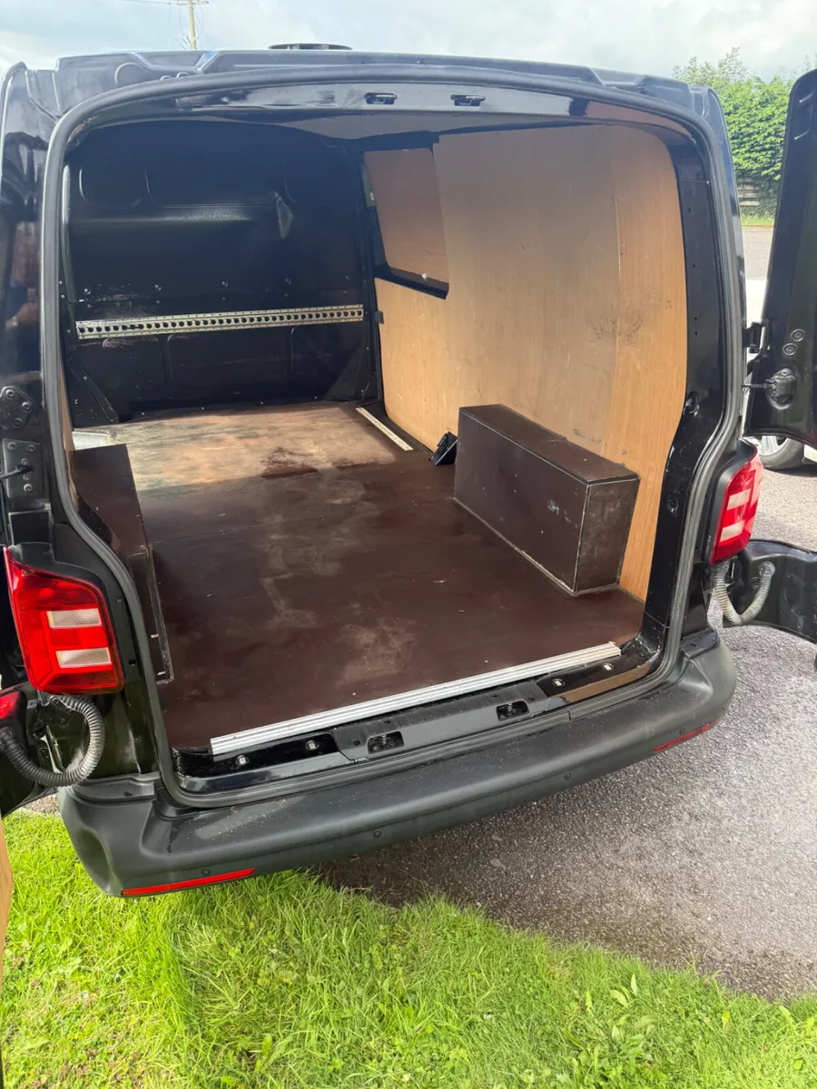 Volkswagen Transporter 2020 - Image 4