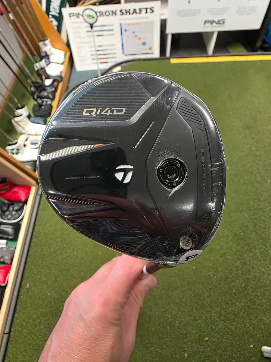 New Taylormade Qi4D 7 Wood - Image 1