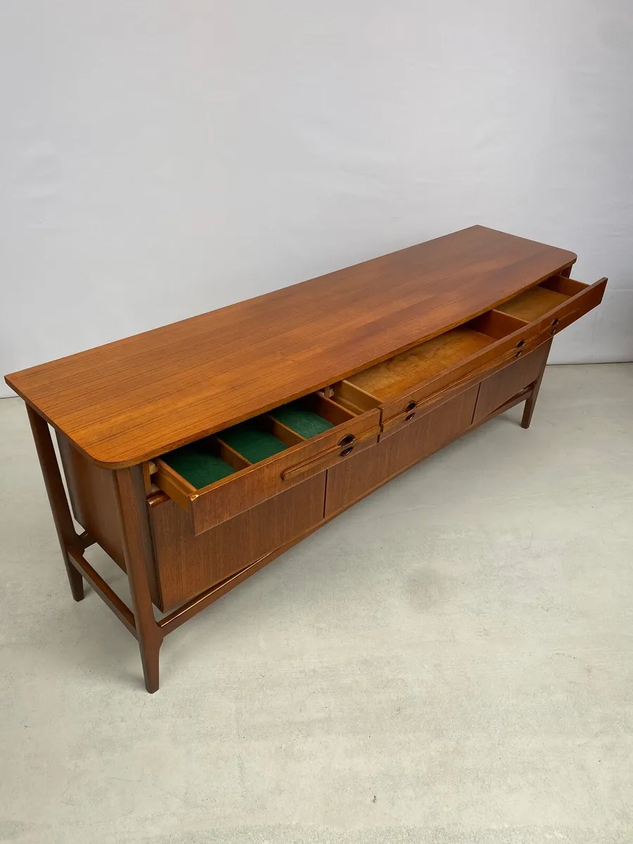 Rare Mid Century Stonehill Sideboard - Image 4