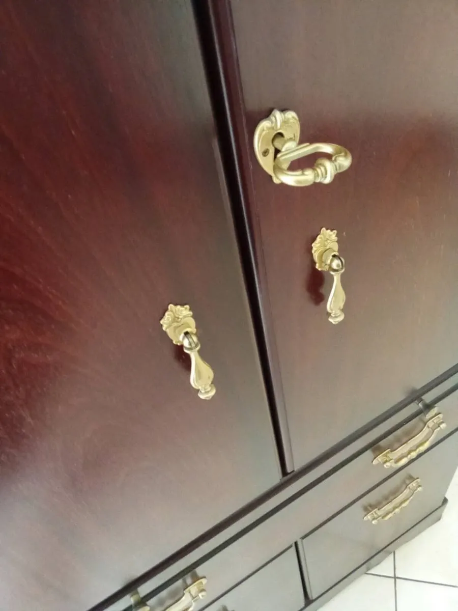Drinks cabinet - Image 1