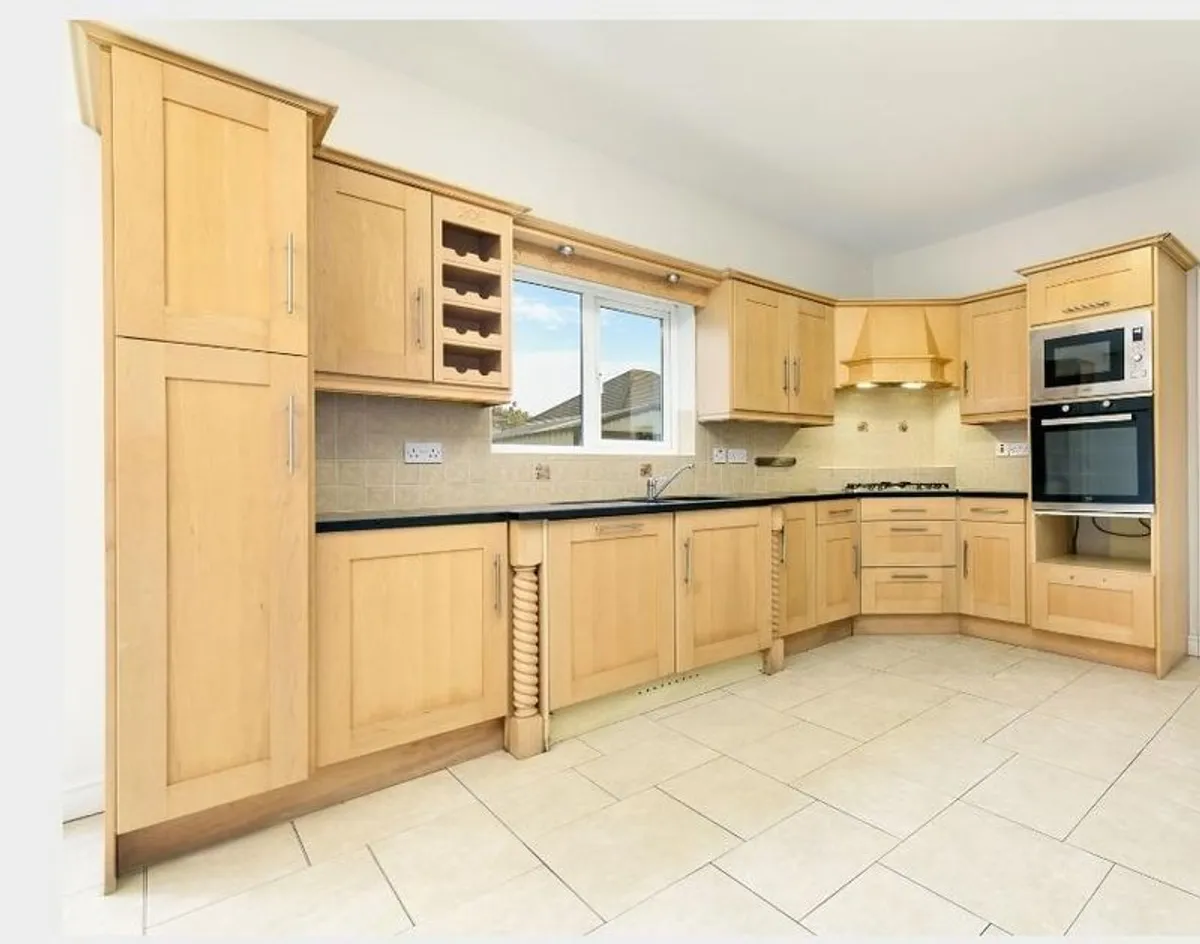 Kitchen for sale - Image 1