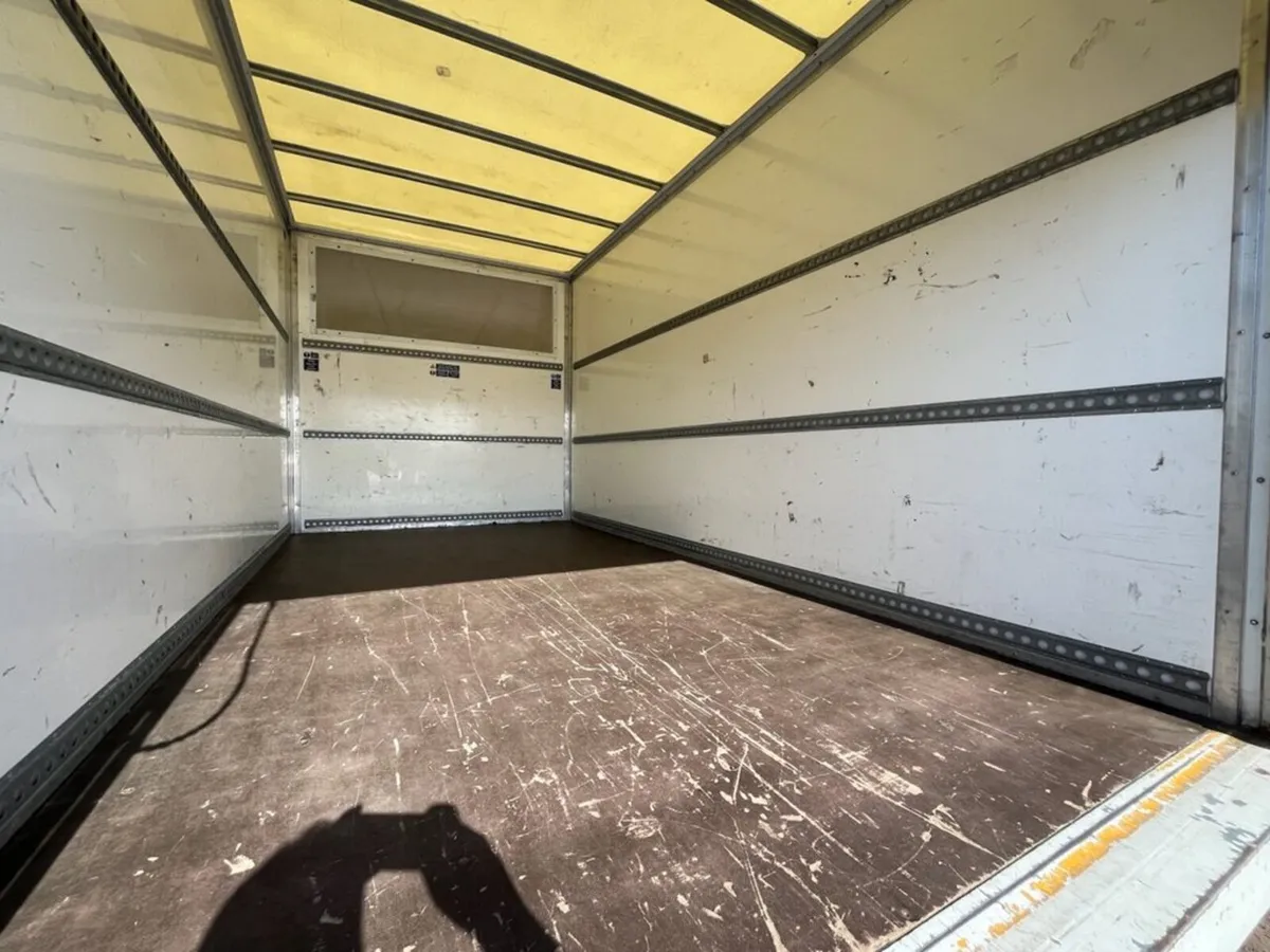 2023 Ford Transit Luton Box Van - Image 4