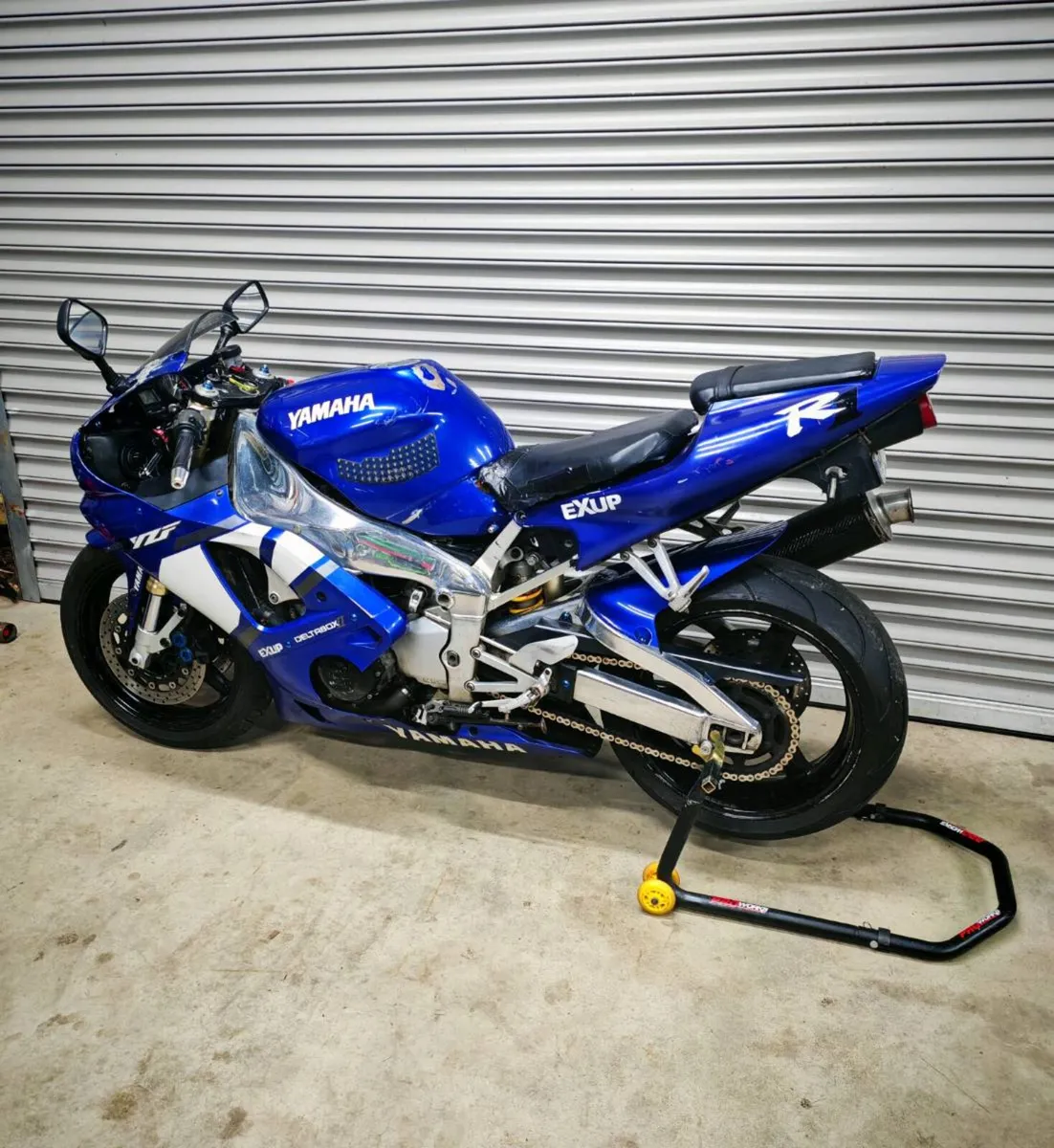 Yamaha R1 4XV 1999 - Image 1