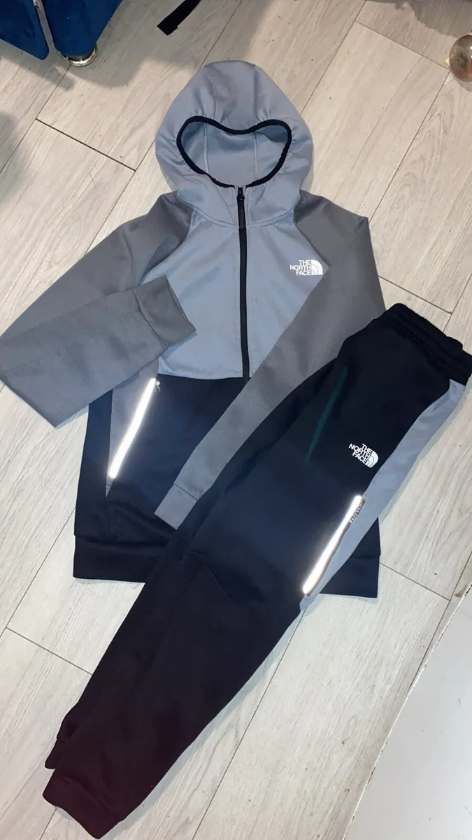 Men’s NorthFace Tracksuit - Image 1