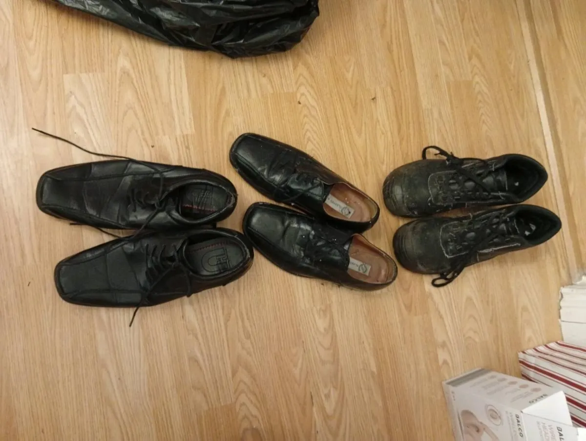 Mens shoes free size 8