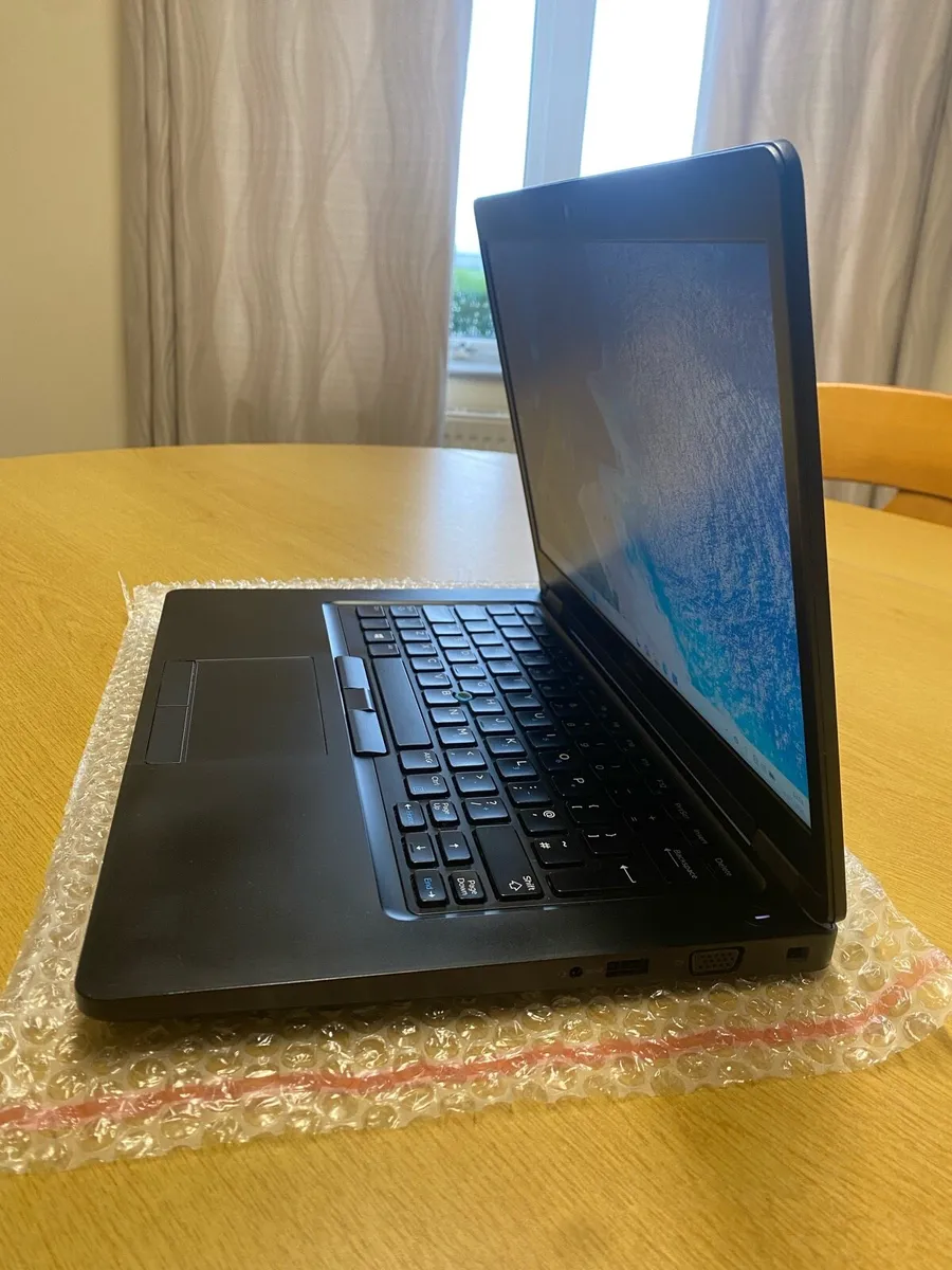 Dell Latitude  i5 + FREE Brand New Dell Backpack - Image 4