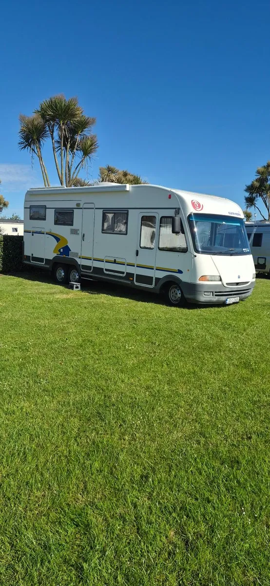 2002 Motorhome - Image 1