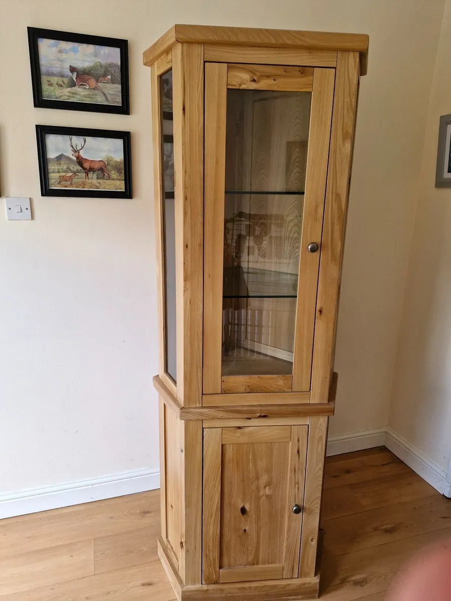 Corner glass display unit with storage - Image 2