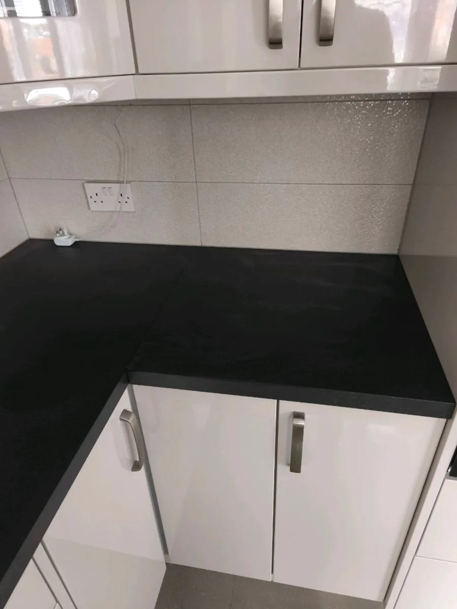 Kitchen work top with sink - Image 3