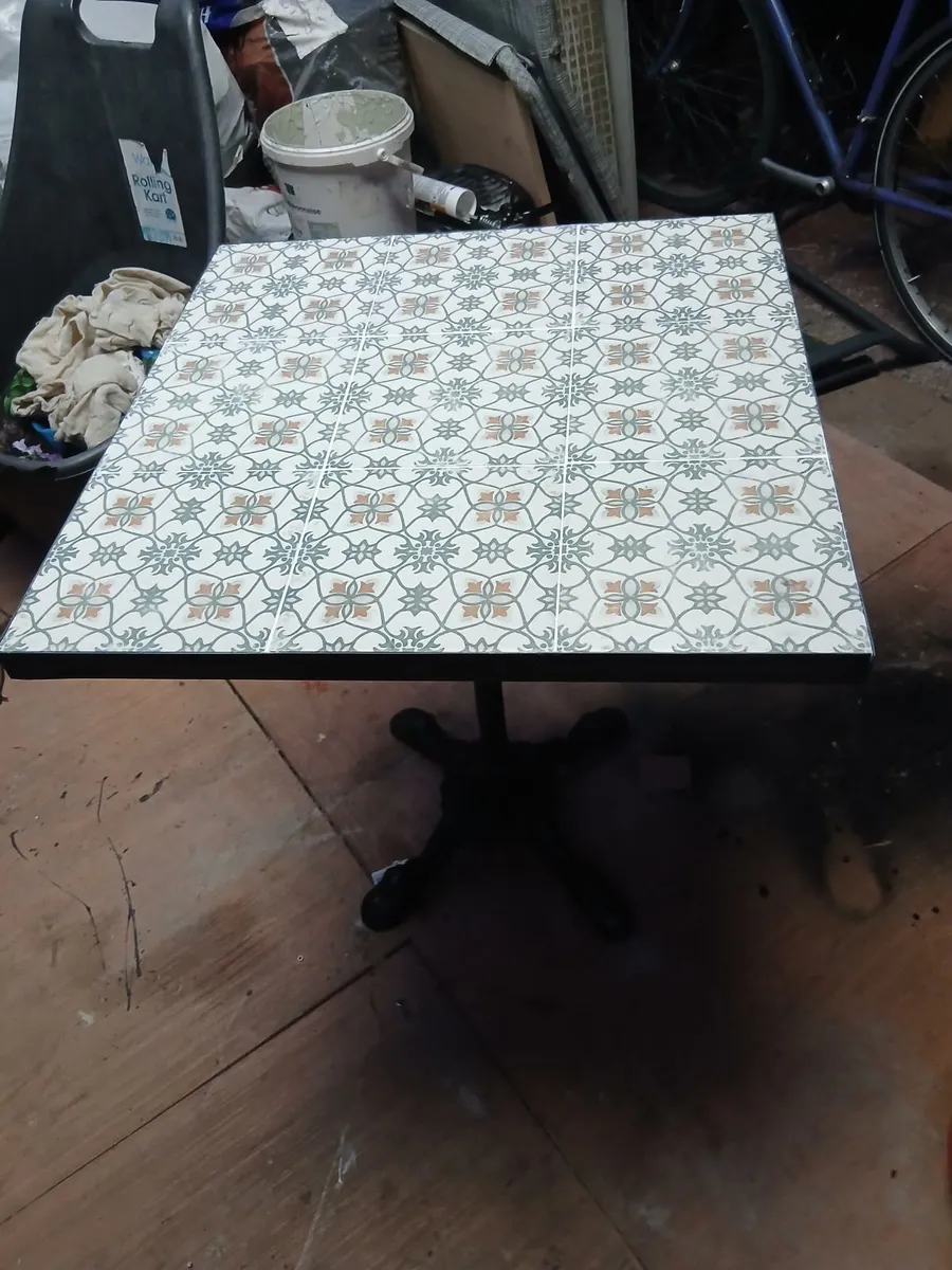 COFFEE TABLE  /PATIO TABLE - Image 4
