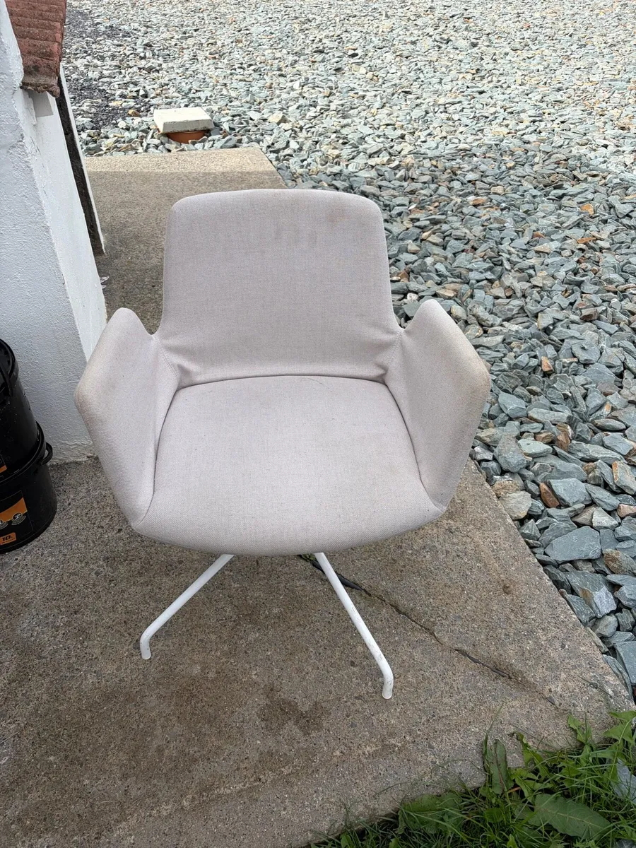 bedroom chair - Image 1