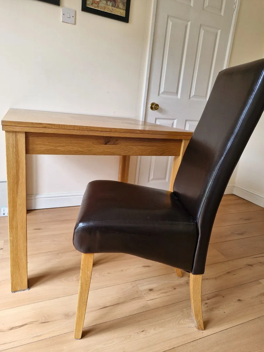 Dining table (extendable) & 4 chairs - Image 1