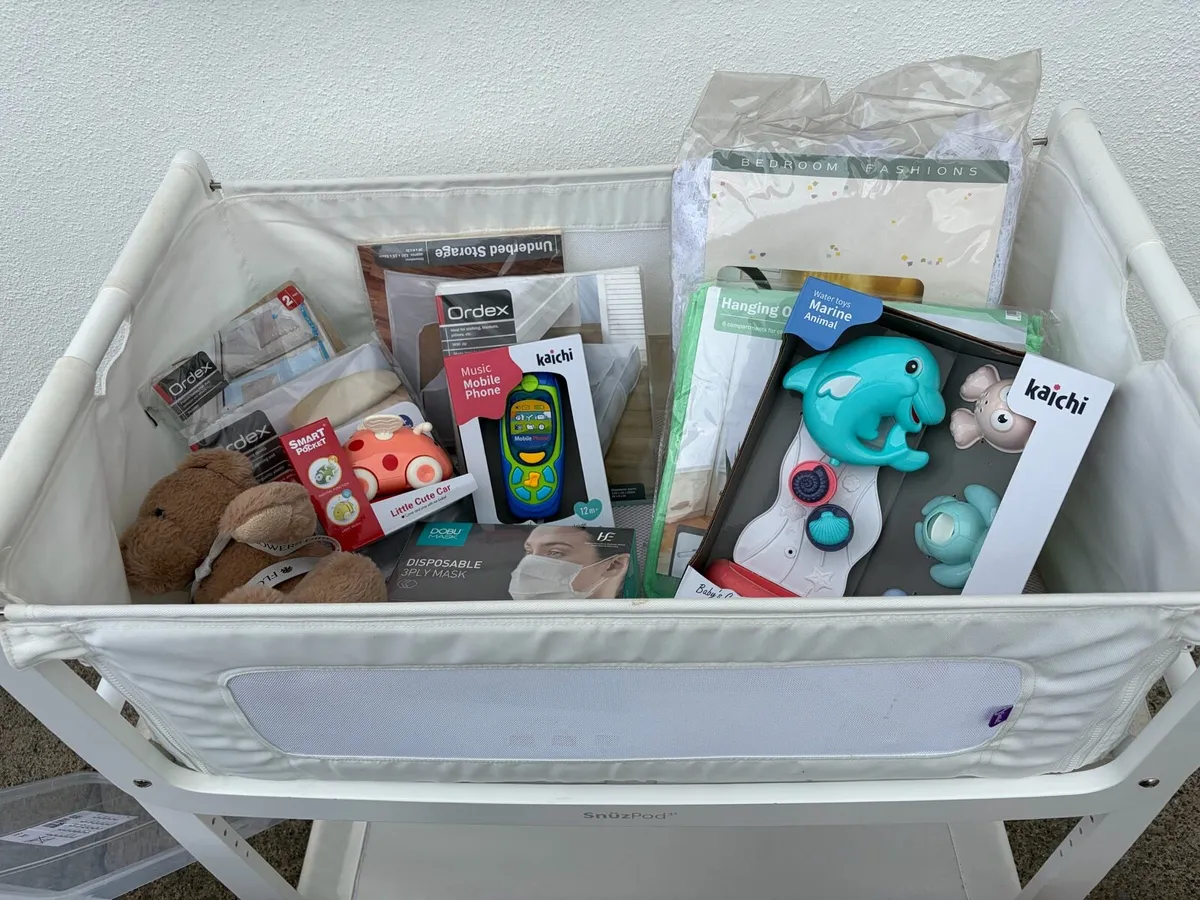 baby bed + mattress + gift items + baskets etc - Image 2