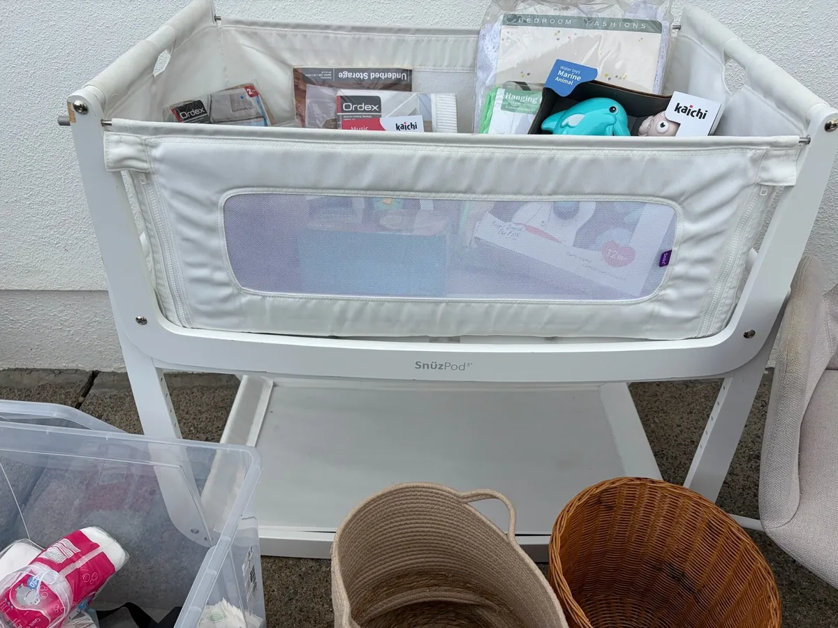 baby bed + mattress + gift items + baskets etc - Image 3