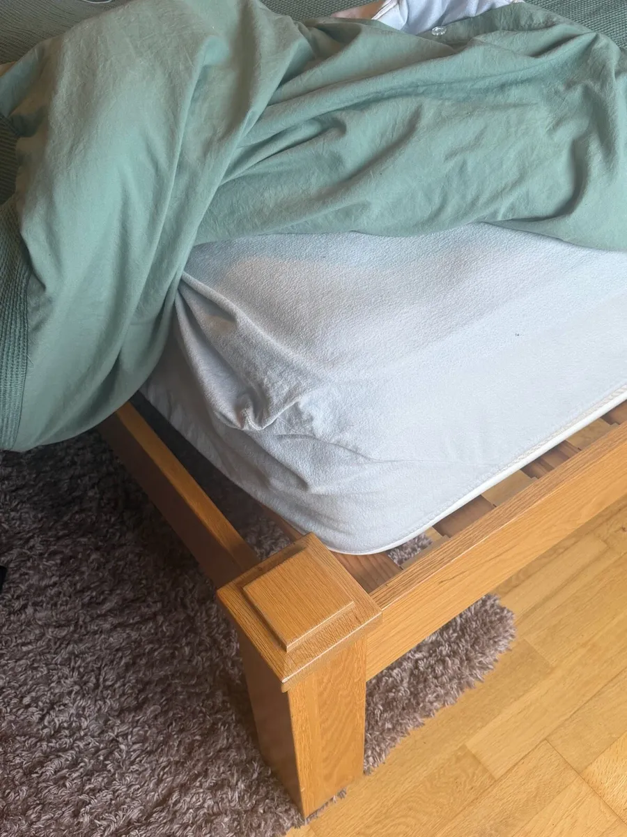 Solid oak bed frame - Image 2
