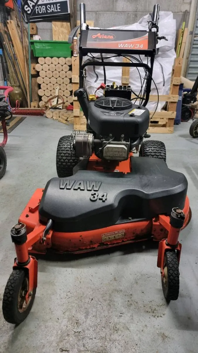 Ariens WAW 34 Zero Turn Lawnmower - Image 1