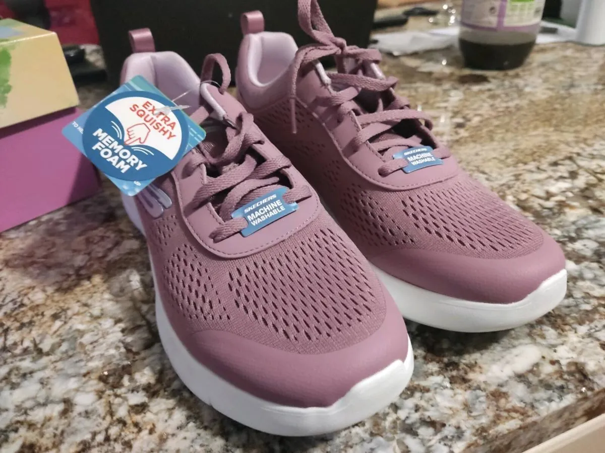 Sketchers Ladies 6UK BRAND NEW ! - Image 3