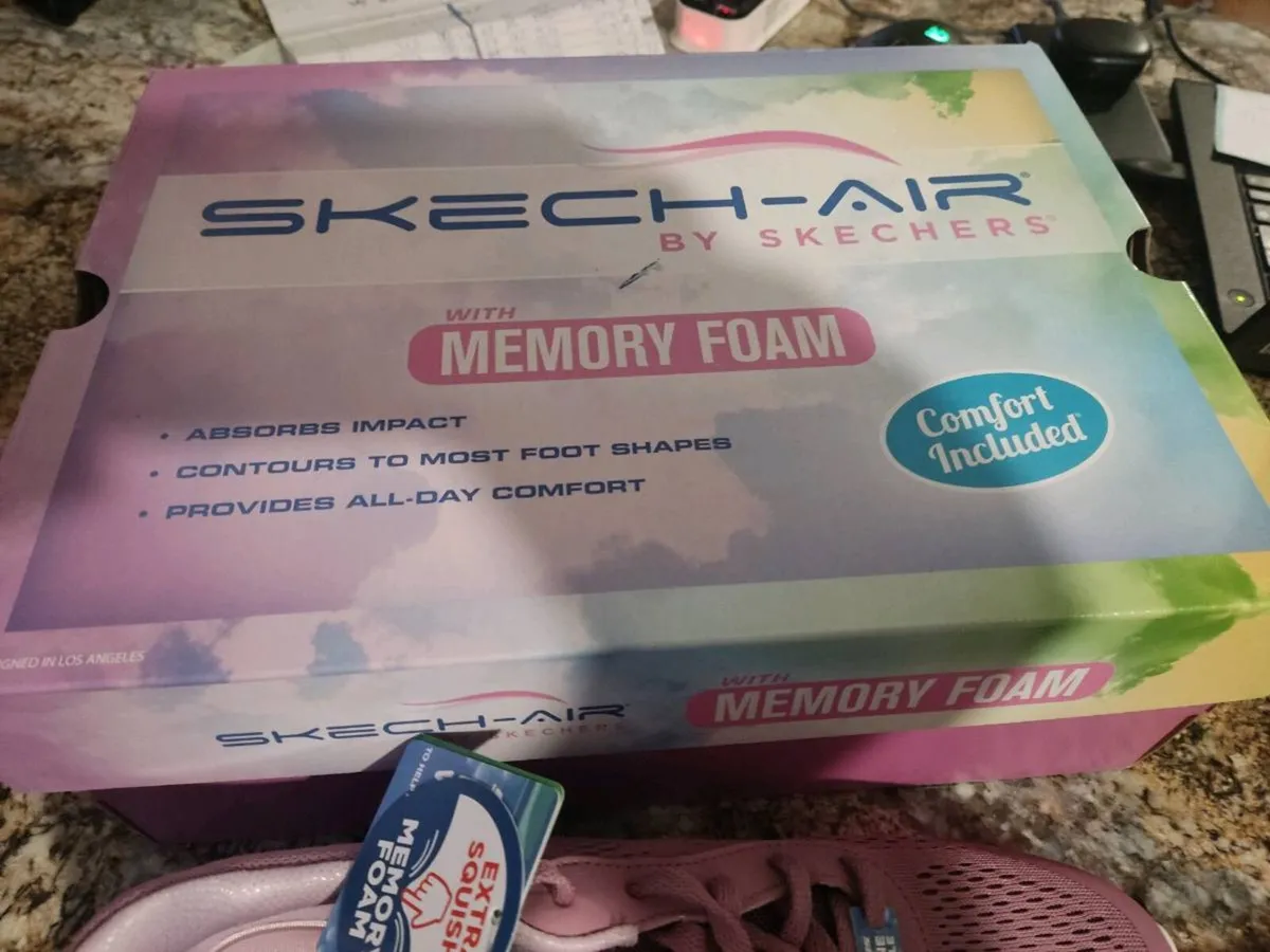 Sketchers Ladies 6UK BRAND NEW ! - Image 1