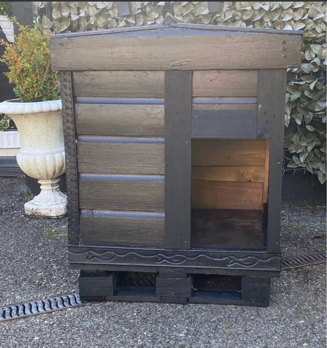 Dog kennel - Image 1