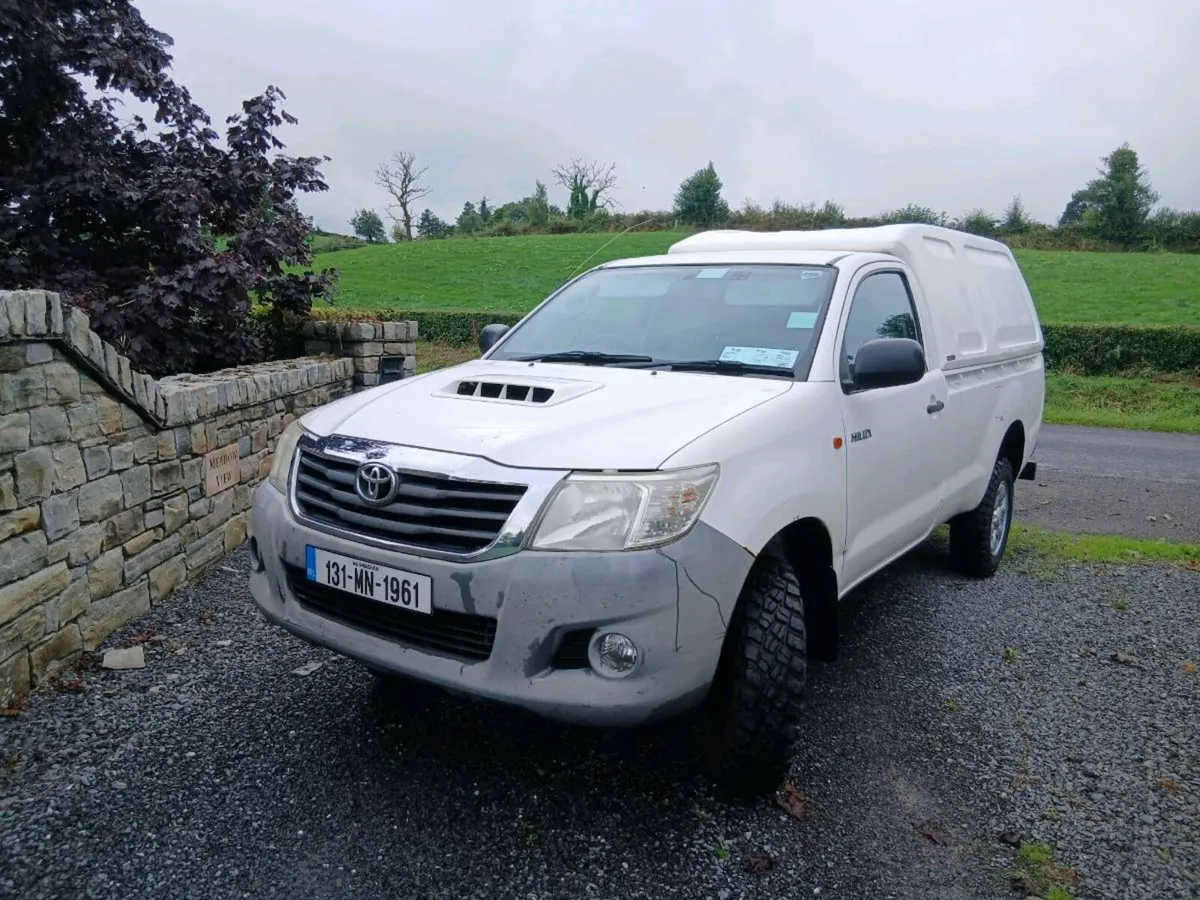 TOYOTA HILUX - Image 3
