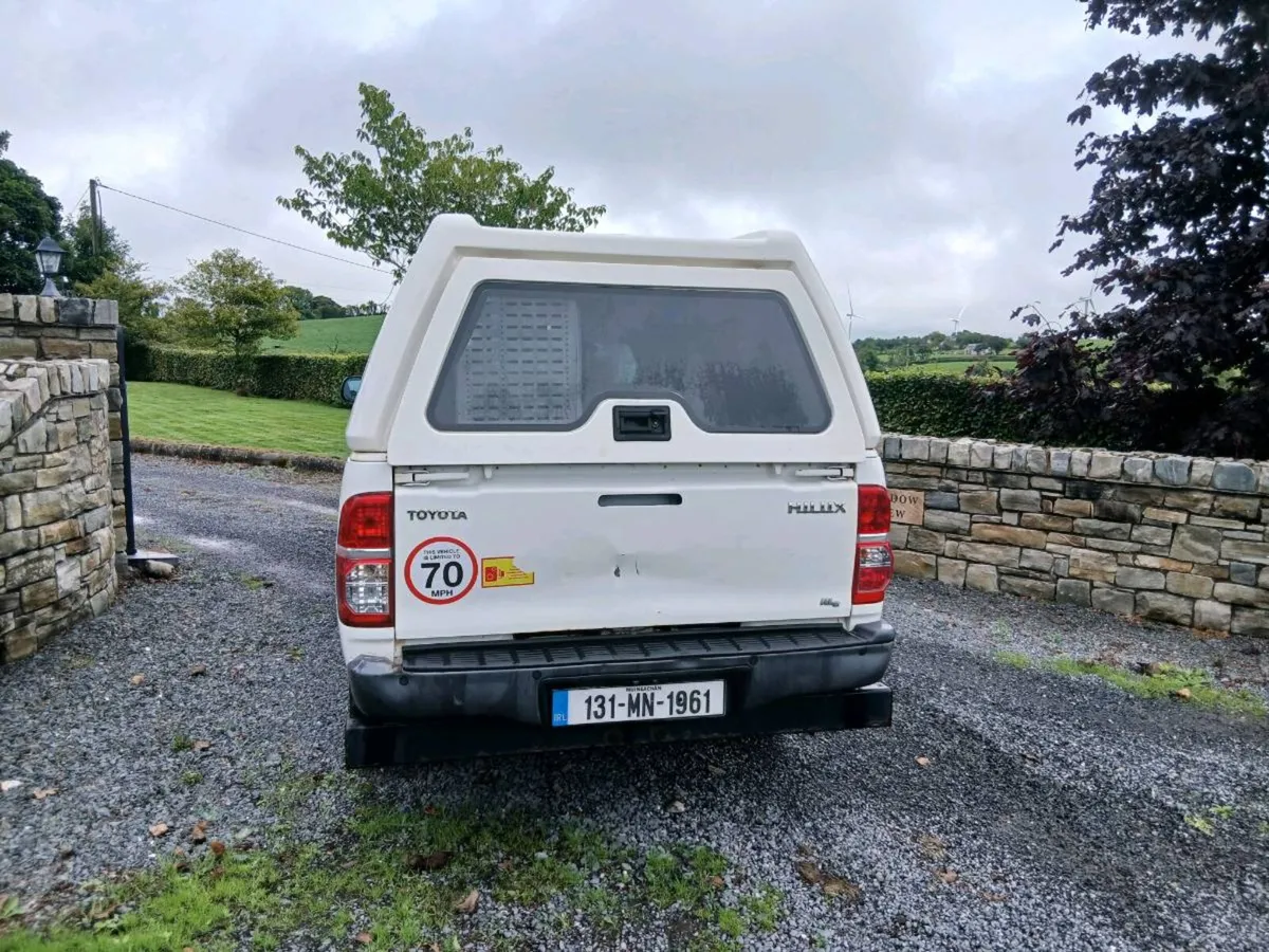 TOYOTA HILUX - Image 4
