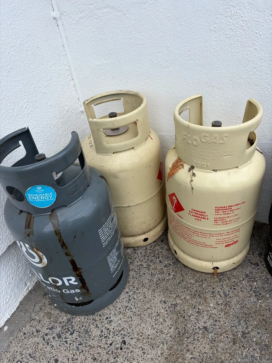 gas bottles x3 - Image 1