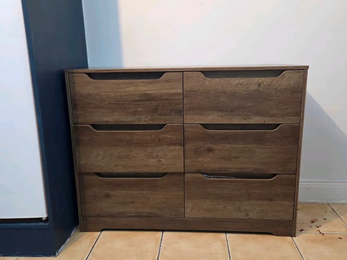 Chest of drawers - Image 2