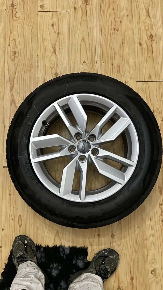 Genuine Audi Q5 18" Alloy Wheels & Tyres - Image 2