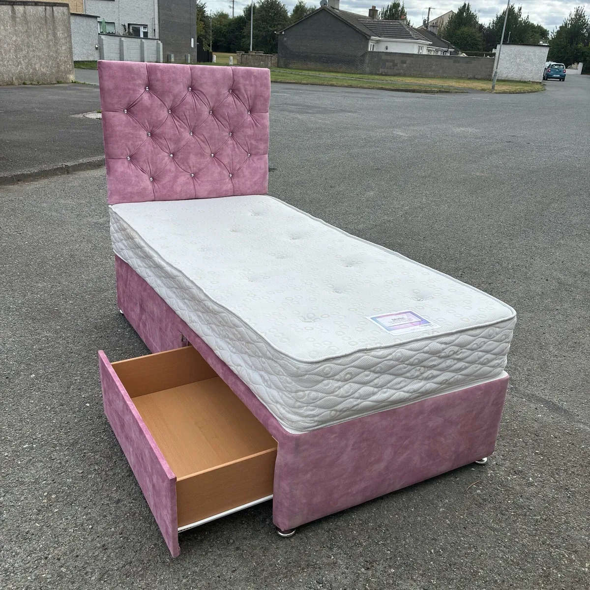 Pink 💎Crushed Velvet Bed & Mattress - Image 1