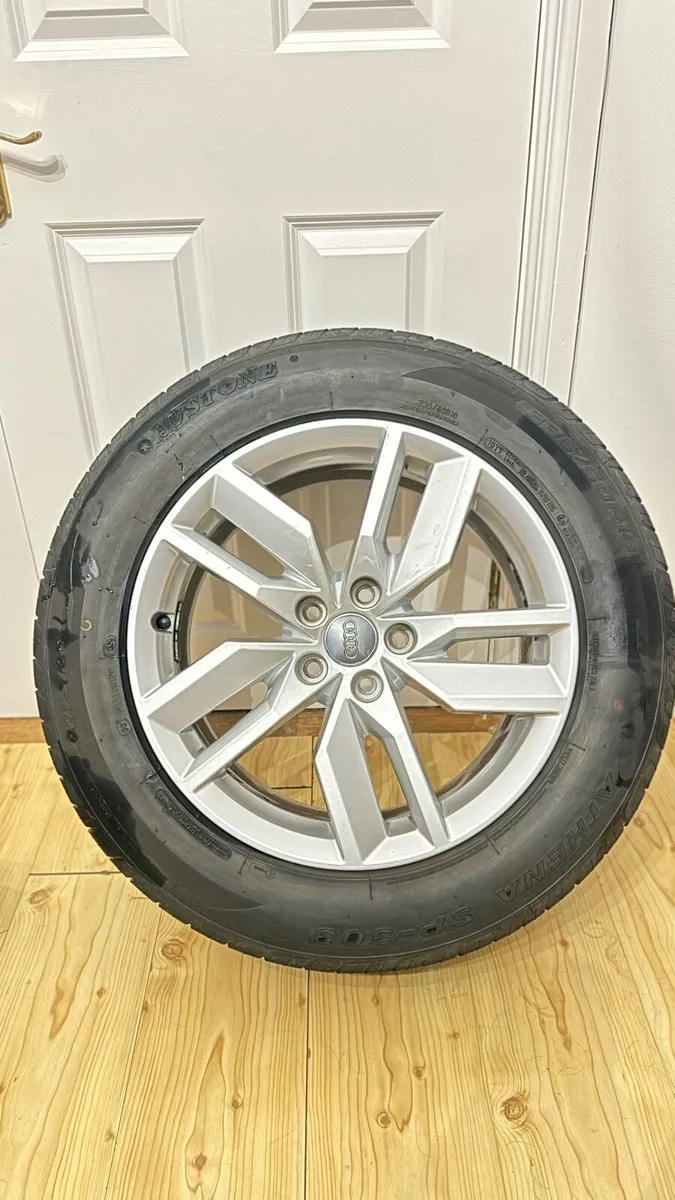 Genuine Audi Q5 18" Alloy Wheels & Tyres - Image 1